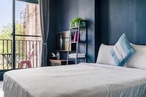 Phòng Deluxe Giường Đôi Có Ban Công (Deluxe Double Room with Balcony)