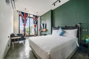 Phòng Deluxe Giường Đôi Có Ban Công (Deluxe Double Room with Balcony)