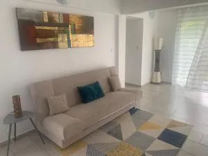 F3 dans maison individuelle avec jardin arboré - La Belème