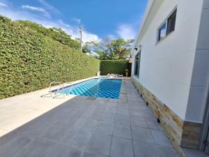 Casa campestre con piscina privada y jacuzzi en Girardot