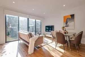 StayAU Stylish Spacious 4BR Home Ringwood - Ringwood