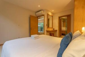 Where The Rich People Go Trichada Resort V91