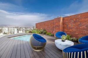 Great view and Pool apartment