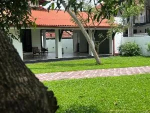 Kevzz Villa Negombo - Kadirana North