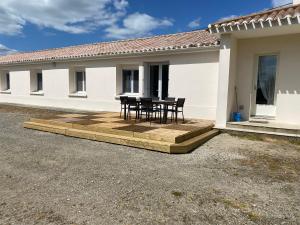 Maisons de vacances Maison 3ch soullans : Maison 3 Chambres