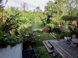 Villas Villa proche Paris vue sur Marne : photos des chambres