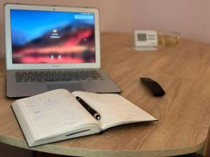 Fancy Cozy 2 BDR Downtown Apt