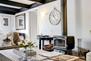 Halls Eclectic Hideaway Bowral - Burradoo