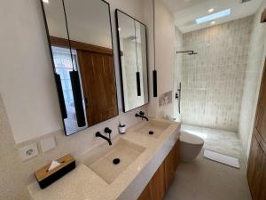 Chic Designer 1 BR villa with pool