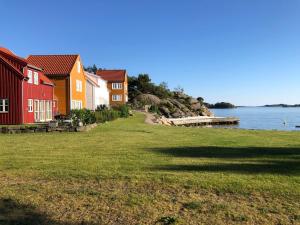 Furuholmen, Lindesnes