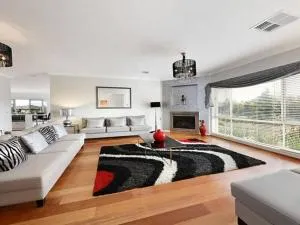 Huge Luxury Home! Mount Waverley - Clayton North