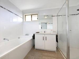 Huge Luxury Home! Mount Waverley