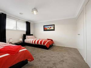 Huge Luxury Home! Mount Waverley