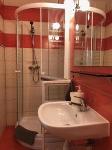 Kwatery prywatne pokoje i apartament JOANNA w Grzybowie