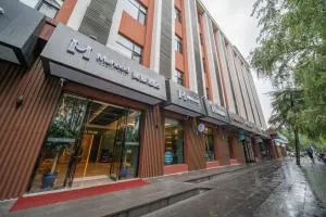 Mehood Theater Hotel, Jinan Quancheng Plaza Baotu Spring - Yucheng