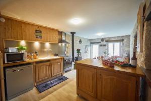 Maisons de vacances ABRICOSY Maison de campagne 6 personnes Aiglepierre : photos des chambres