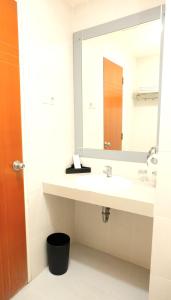 Halogen Hotel Airport Surabaya