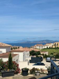 Appartements Vue Marine - Appartement proche plage : photos des chambres