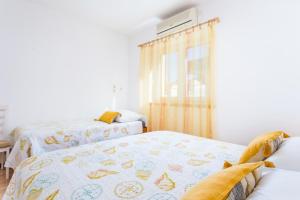 Apartments with parking space Podstrana, Split - 6072