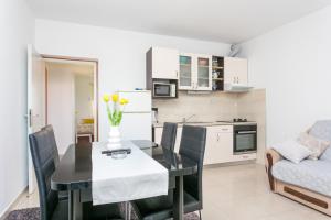 Apartments with parking space Podstrana, Split - 6072