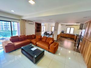 4 Bedrooms PENTHOUSE MARINA COURT VACATION HOME KOTA KINABALU 14pax
