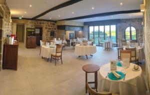 Hotels Aux Vieux Arceaux : photos des chambres