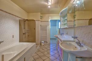 Maisons de vacances Villa Ile Heureuse - Maison 6p Chateau dOleron : photos des chambres