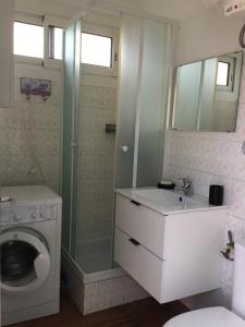 Studio avec terrasse face plage parking