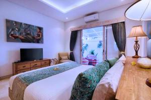 Dewangga 5 BR beachfront Villa JU25