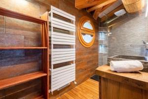 Chalets Merveille architectural en rondins chalet Whistler : photos des chambres