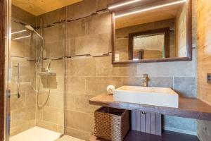 Chalets Merveille architectural en rondins chalet Whistler : photos des chambres