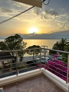 Hercule's Apartment - Koumoundhoúros