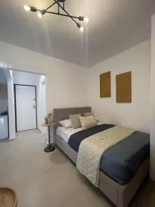 Athinas Studio - Vari