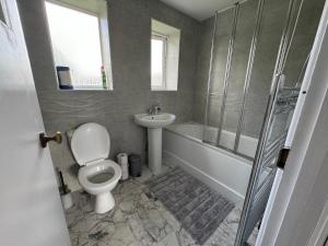 3-Bedroom Cosy Reading House