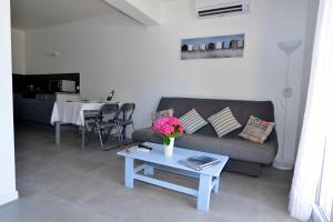Appartements Corsicadream Barbicaja, superbe appartement dans villa, vue panoramique mer, piscine, proche Porticcio : photos des chambres