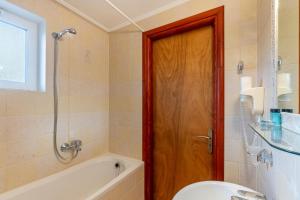 Kosmos Hotel St4 in Agios Stefanos