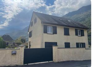 Appartements Bel Appartement dans residence cheminee /Jardin : photos des chambres