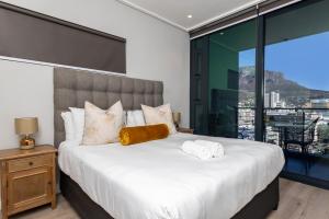 Beautiful Family Apartment with amazing views @ 16 on Bree