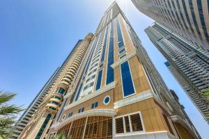 Lux 2BD apartment, Steps to the Beach in the Heart of Dubai Marina - Elite Residence Tower