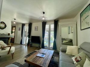 Bel Appartement dans résidence cheminée /Jardin