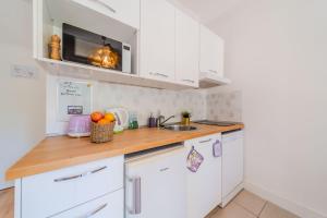 Lavanda Apartment With Terrace - Happy Rentals