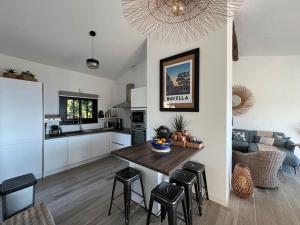 Villas Villa Sampiero, sur mer, piscine et plage a pieds : photos des chambres