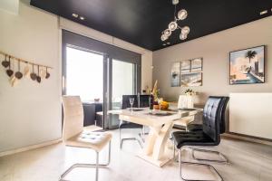 Endless Blue Maisonette