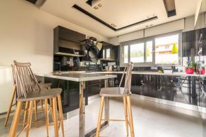 Endless Blue Maisonette