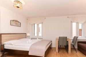 Apartments Leonel by Locap Group