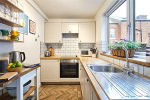 Host & Stay - Sunstar