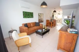 estéa - Olympia's SkyView Townhouse with a Pool - Ktima