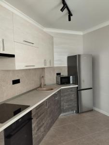 VIP квартира ЖК Київ Скай Рівненська, 4