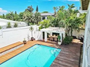 Spacious 4 Bedroom Beach House with Pool - La Lucia
