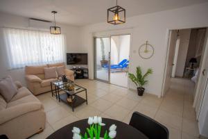 estéa - Rhea's Cozy 1 Bedroom Apartment - 3hvězdičkové hotely ve městě Pafos